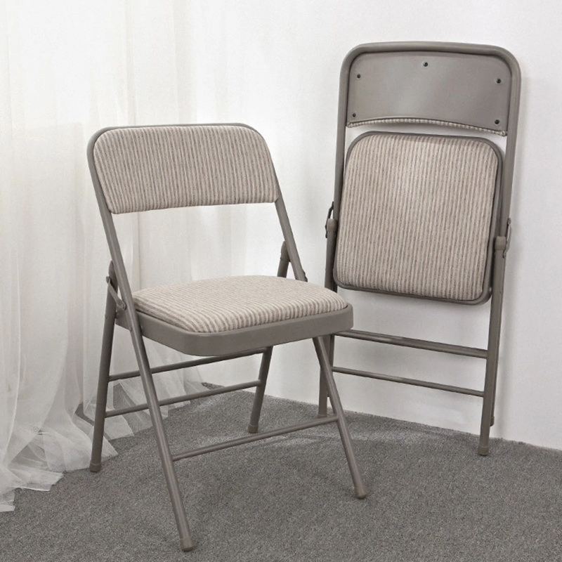 2 Pack Folding Chairs with Padded Cushion and Back Metal Foldable Chairs with Cu9