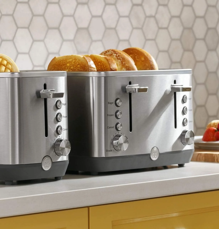 Electric 4-Slice Toaster, Stainless Steel with Removable Tray4