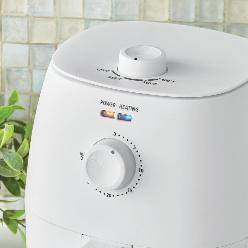 2.2 Qt Air Fryer, Arctic White - Automatic Shutoff1