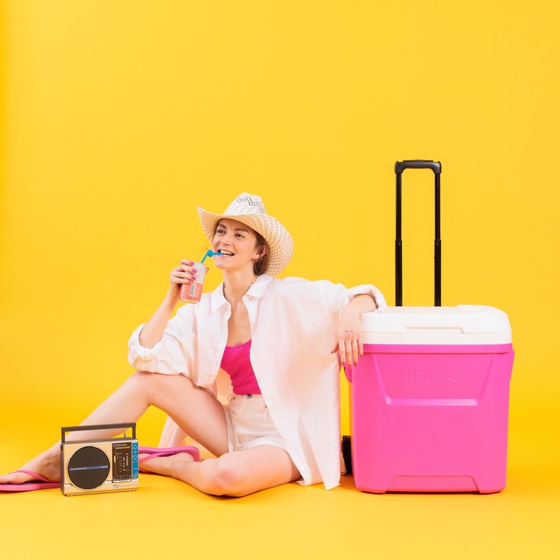 60 QT Laguna Ice Chest Cooler with Wheels, Fuchsia Pink9