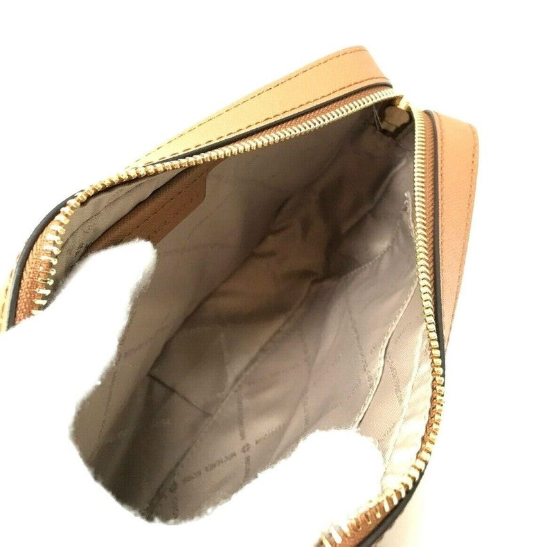 Womens Jet Set Large East West Crossbody Handbag1