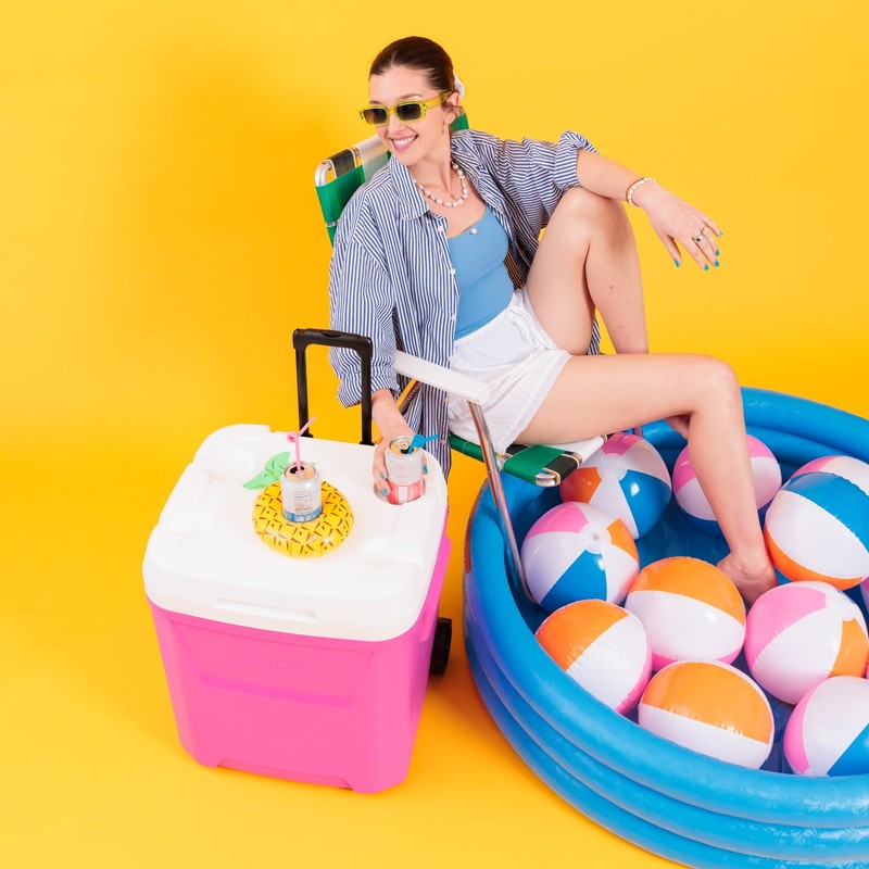 60 QT Laguna Ice Chest Cooler with Wheels, Fuchsia Pink4