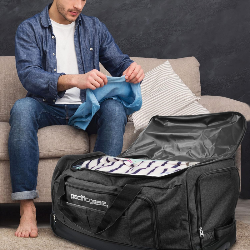 Duffel Bag with Rolling Wheels2