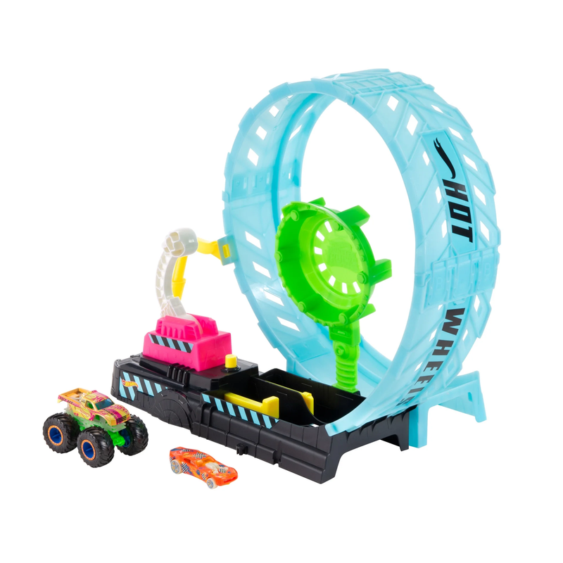 Monster Trucks Glow-In-The Dark Epic Loop Challenge Playset10