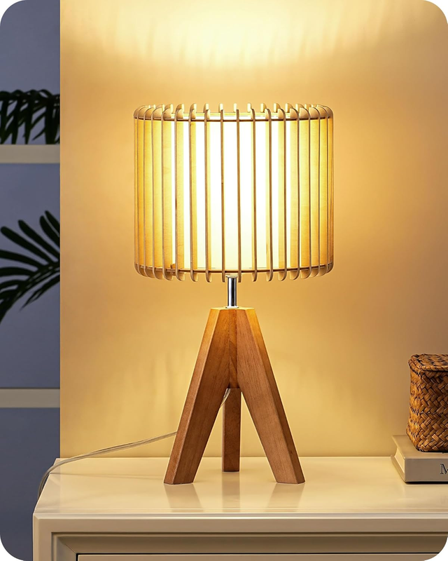 Small Table Lamp Wood Tripod Bedside Lamp Boho Nightstand E26 14.17in9