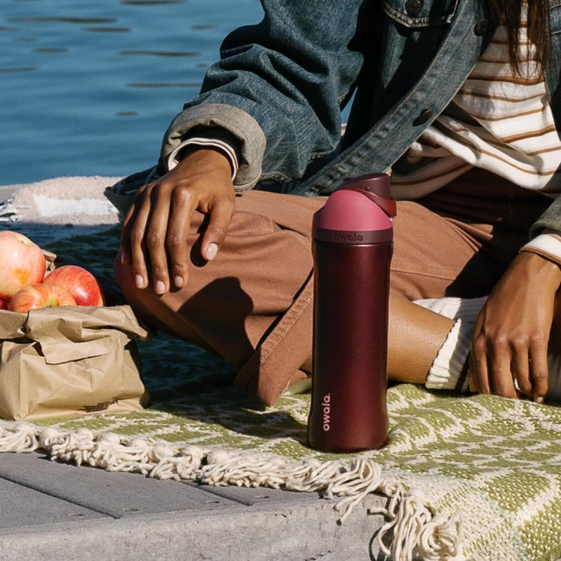 Owala FreeSip 24oz Insulated Stainless Steel Bottle Black Cherry7