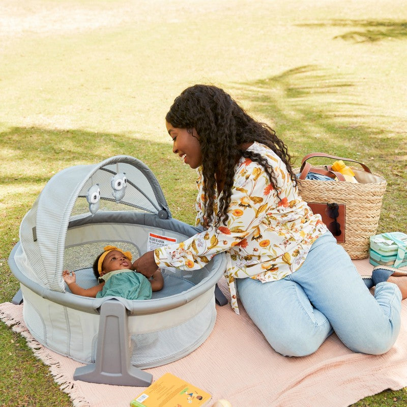 Safety 1ˢᵗ Sleepy Traveler Infant Bassinet, Dreamscape7