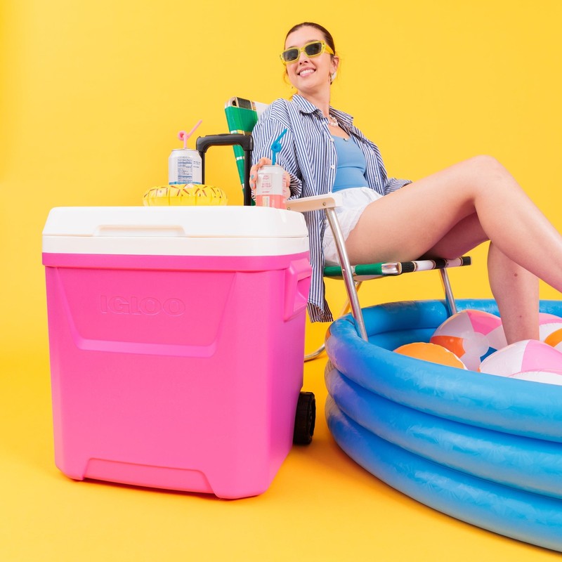 60 QT Laguna Ice Chest Cooler with Wheels, Fuchsia Pink5