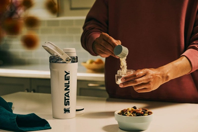 Vitalize 20oz Insulated Shaker Bottle – Leakproof Stainless Steel with Storage7