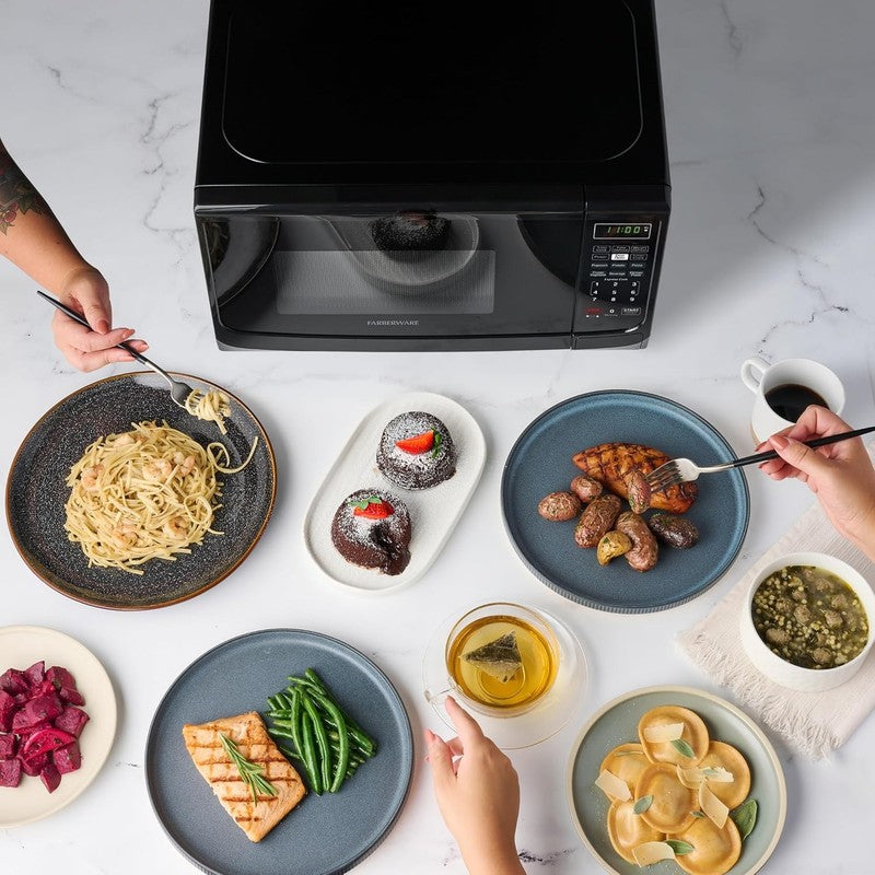0.7 Cu Ft Countertop Microwave 700W Auto Cook Defrost Black5