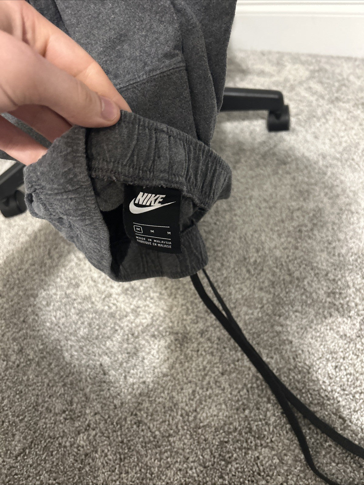mens grey nike sweatpants medium2