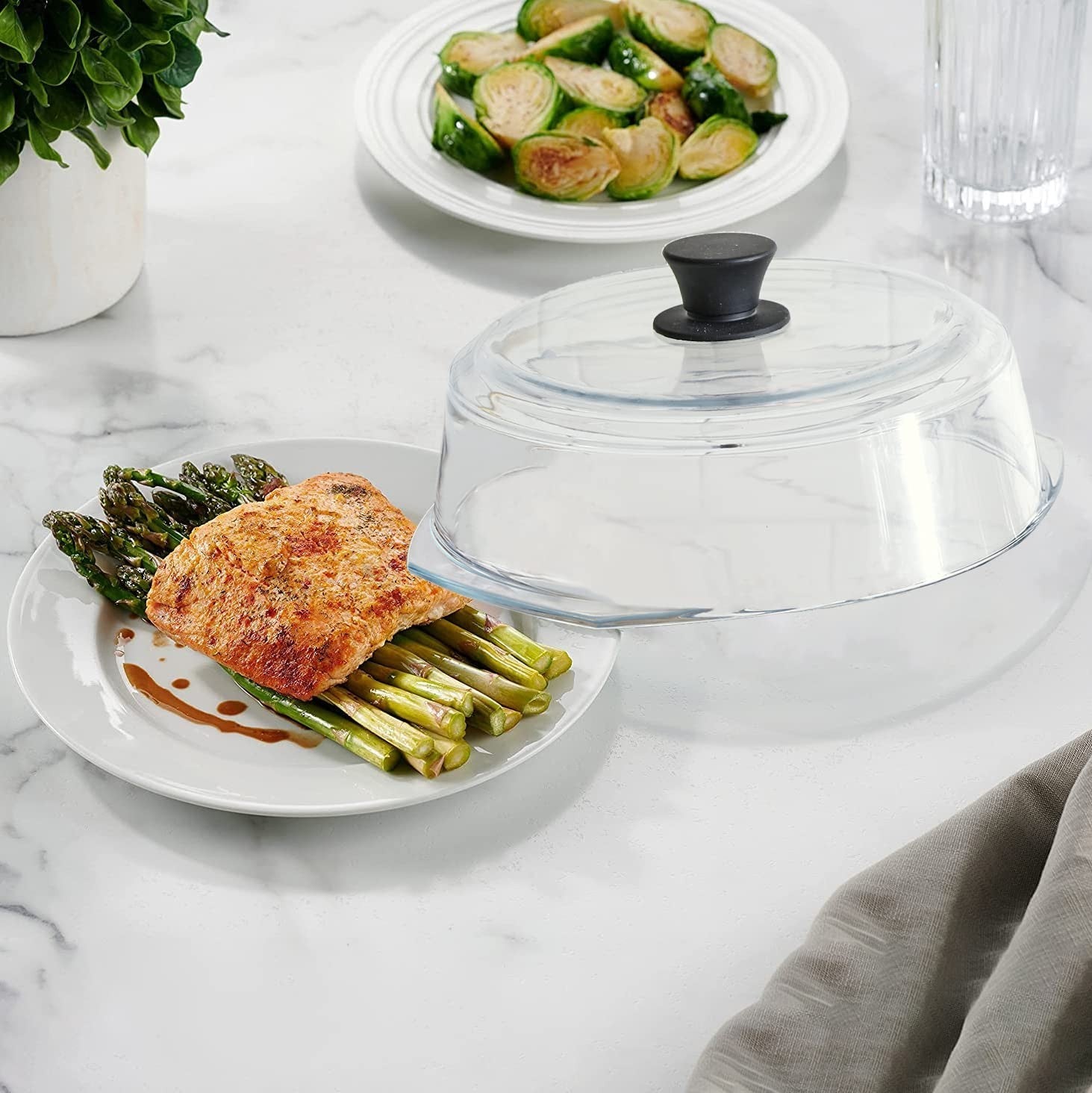 Microwave Splatter Cover   10" Glass Food Lid with Silicone Handle, BPA Free, Di8