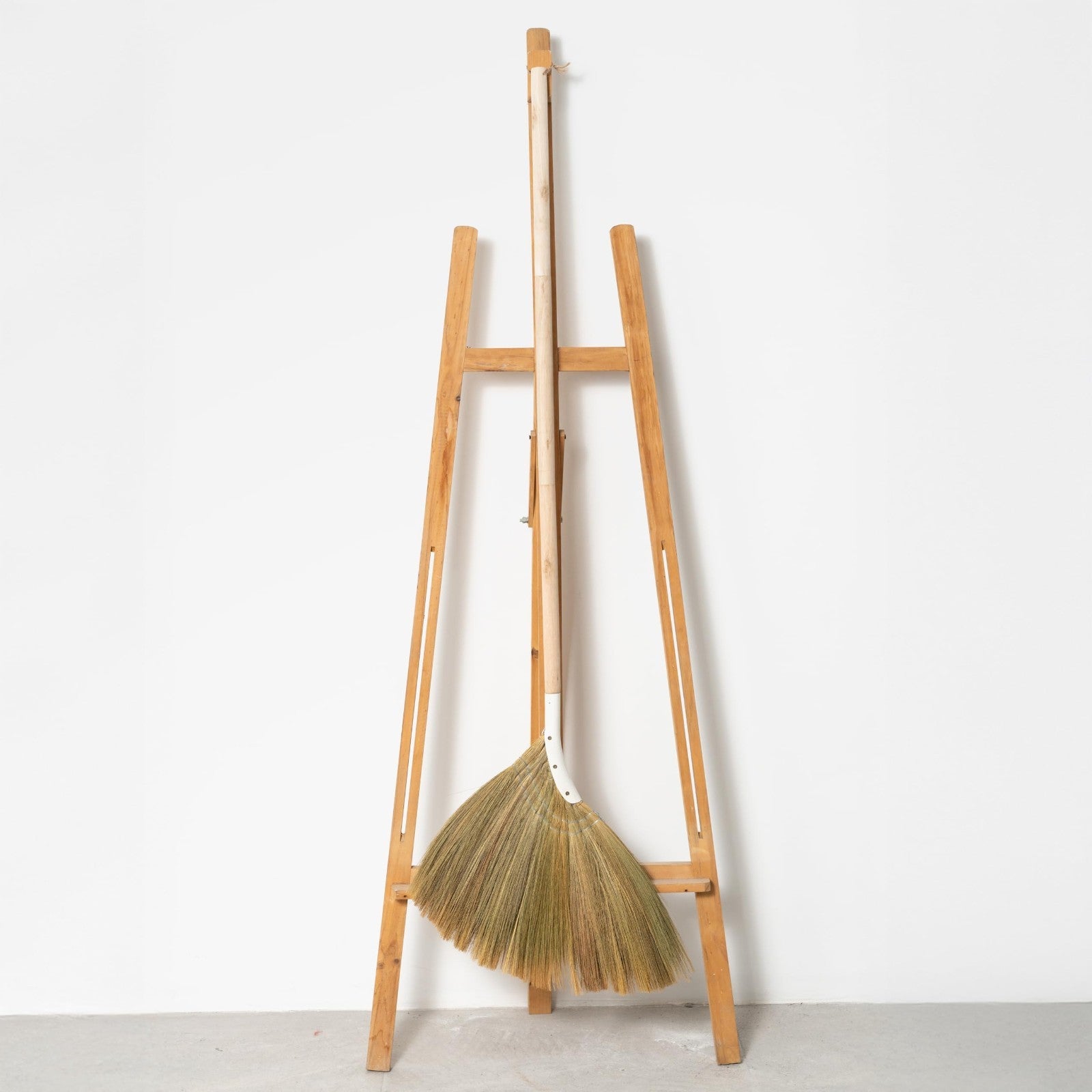 Natural Indoor Grass Broom - Long Handle Broom for Home, Garage, Office & Kitche2