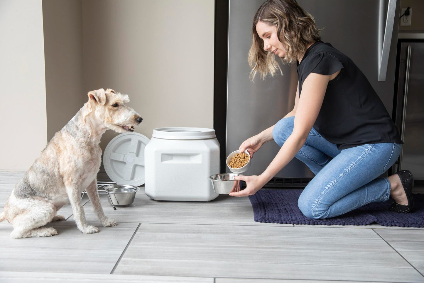 Airtight Pet Food Storage Container with Scoop, Holds Up to 30lbs, Durable & Sea2