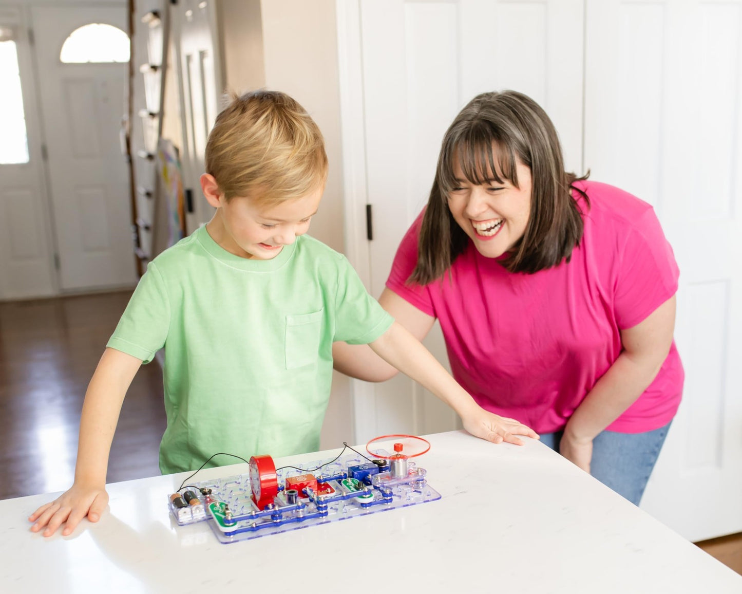 Snap Circuits Extreme Electronics Kit   STEM Learning, Fun Projects, Educational4