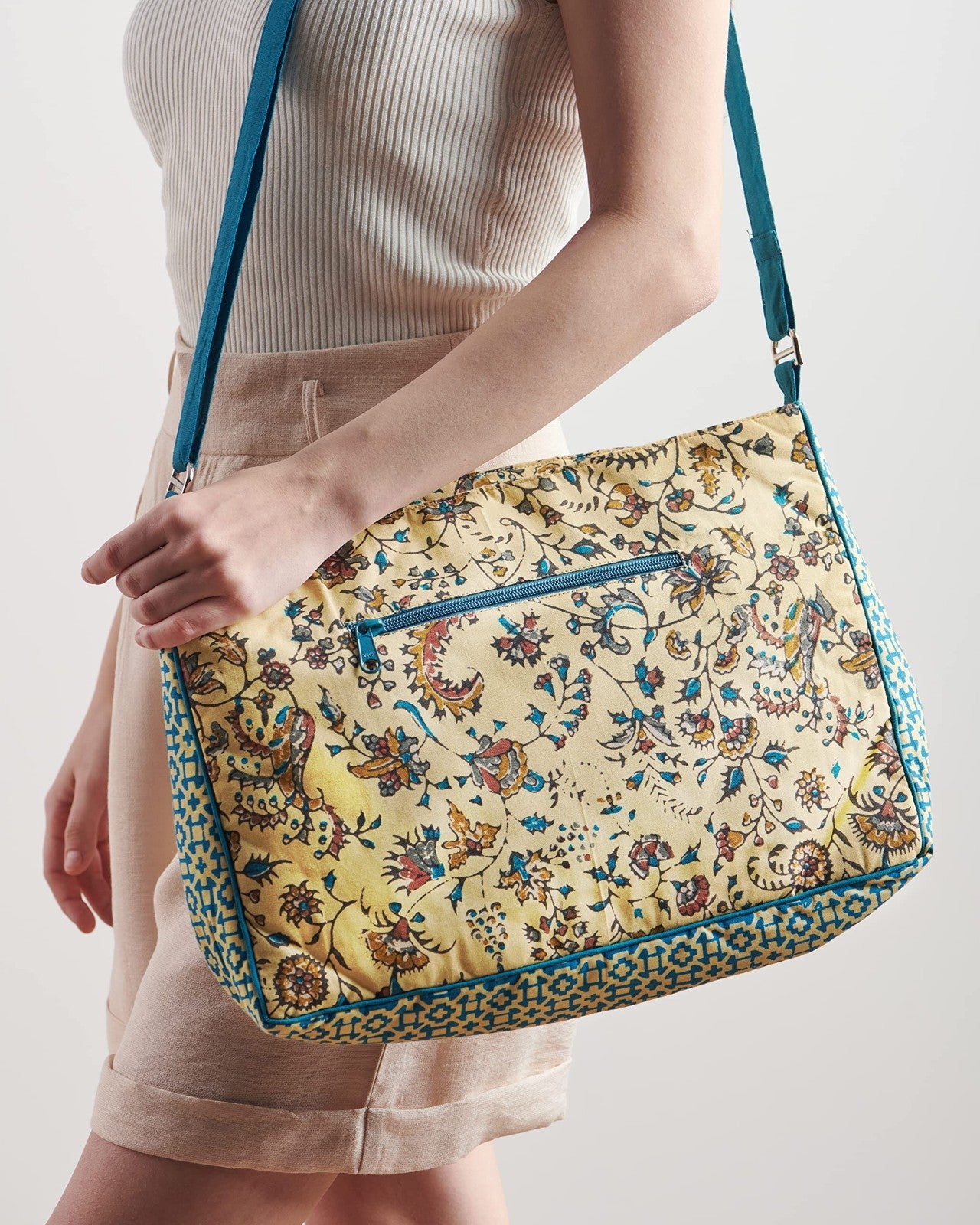 Stylish Women's Cotton Shoulder Bag   Versatile Handbag for Everyday Use6