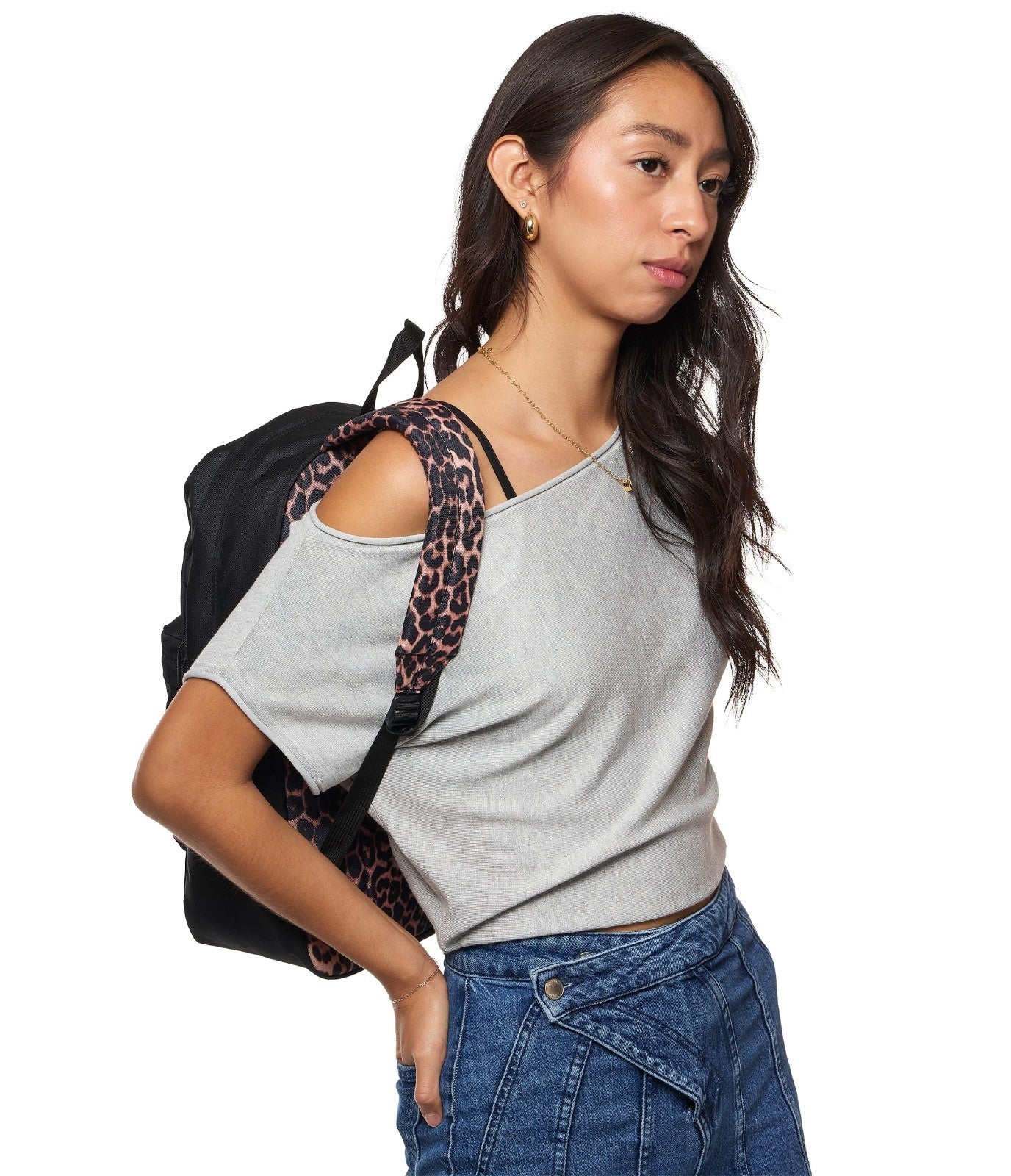 Durable Lightweight Backpack with Multiple Pockets, Ideal for School & Travel7