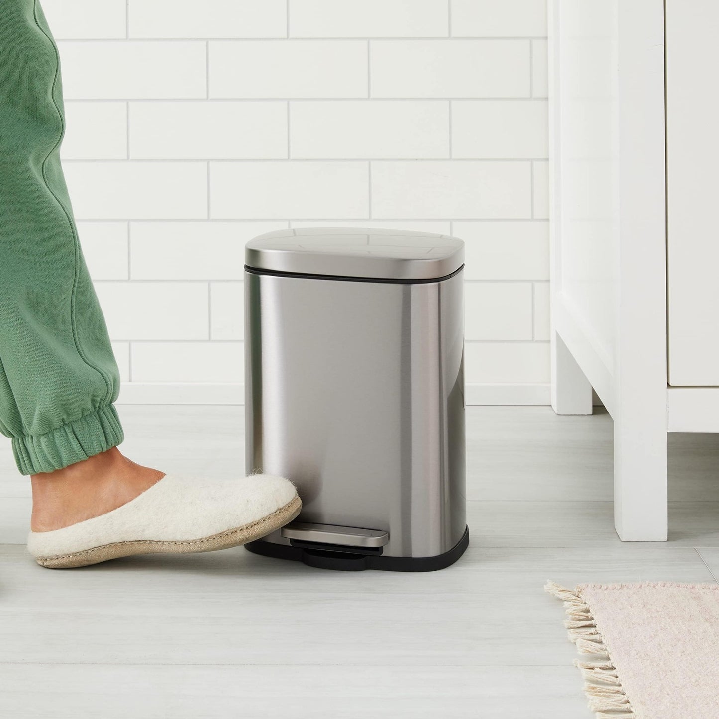 Mini Trash Can 1.32 Gallon Smudge Resistant Rectangular Bin with Soft Close Lid,2