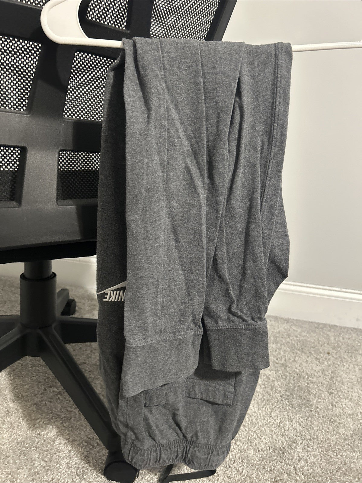 mens grey nike sweatpants medium1