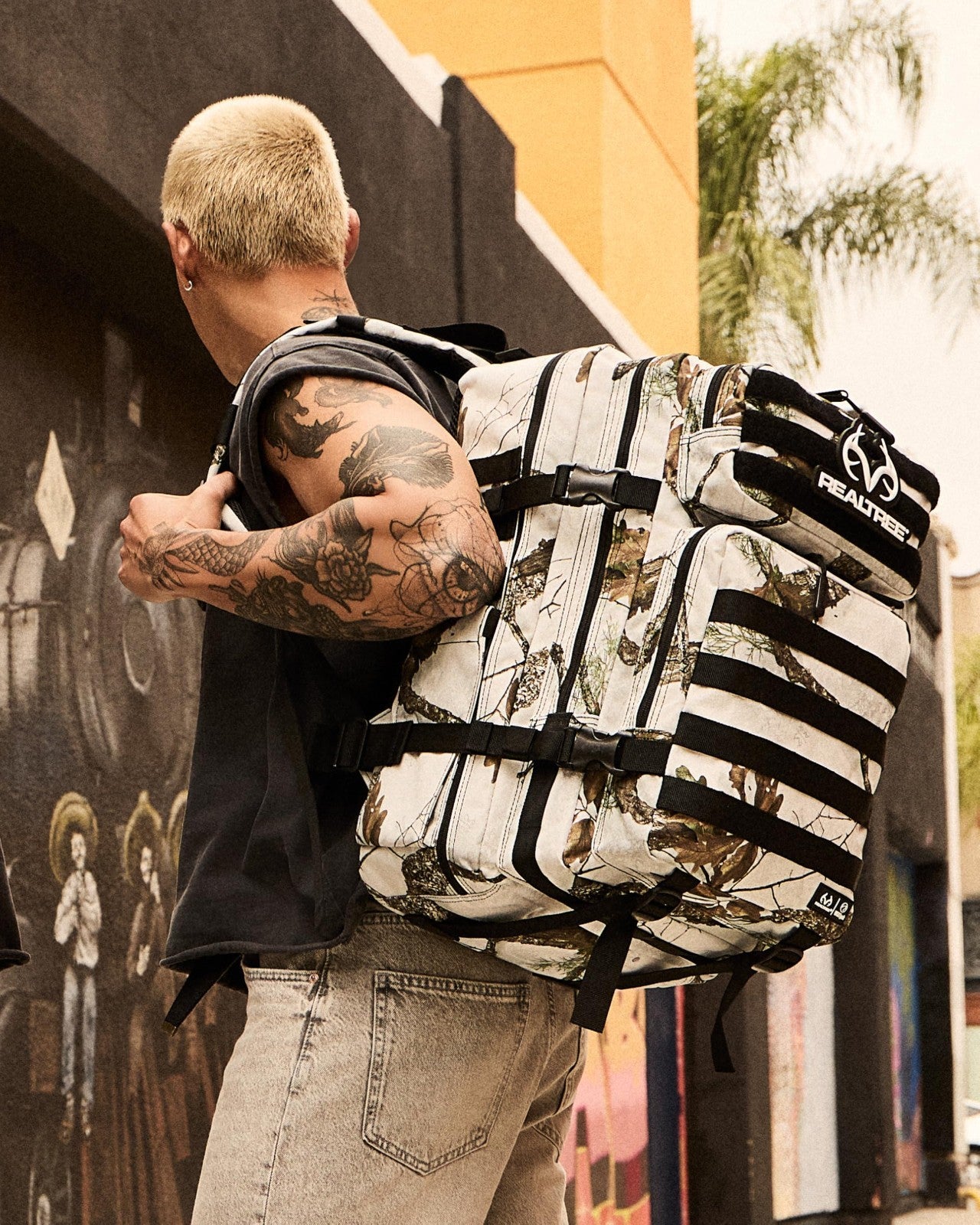 Durable 45L Waterproof Gym Backpack   1000D Oxford, MOLLE Webbing, Laptop Pocket3