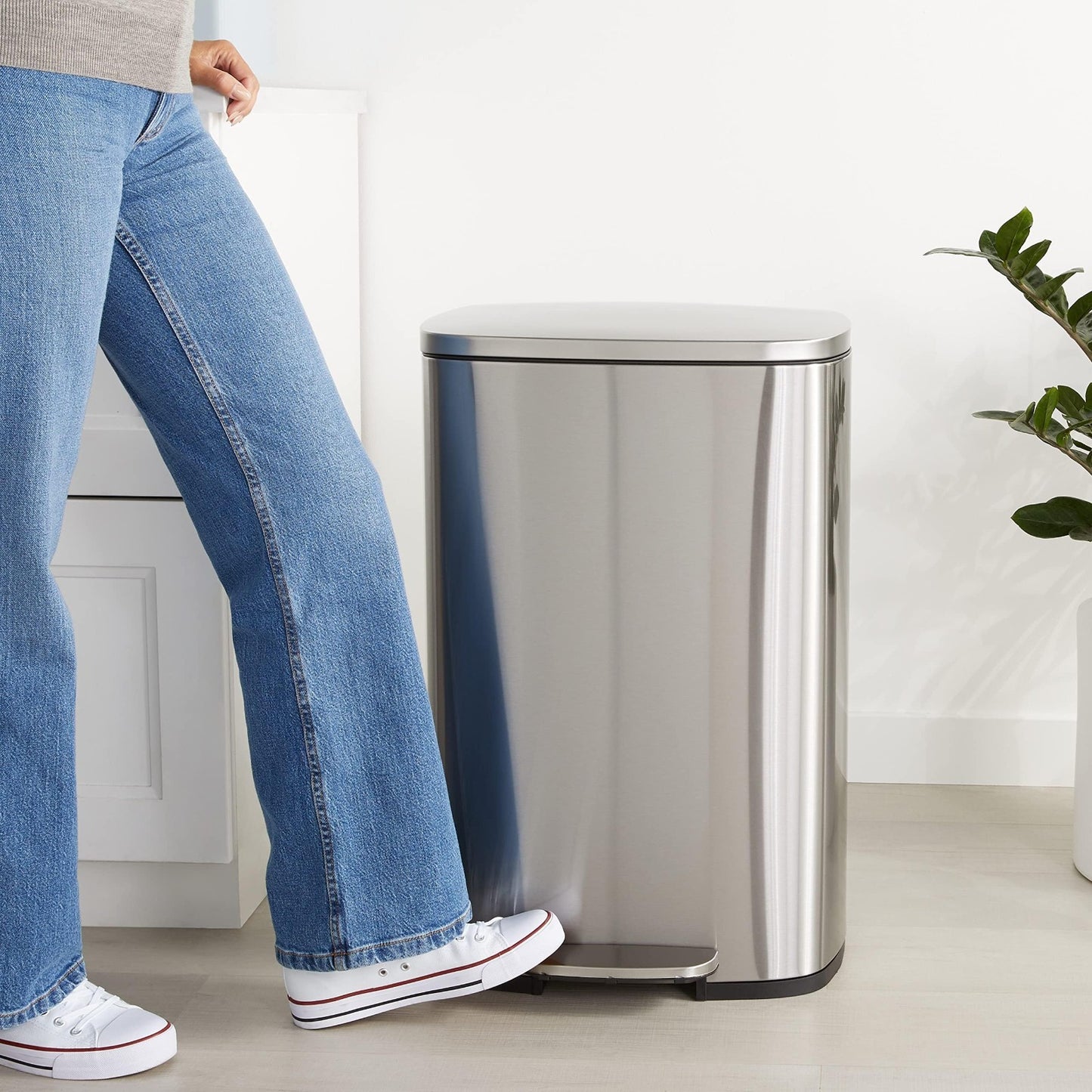Large 13.2 Gallon Trash Can - Smudge Resistant, Soft-Close Lid, Step Pedal, Remo2