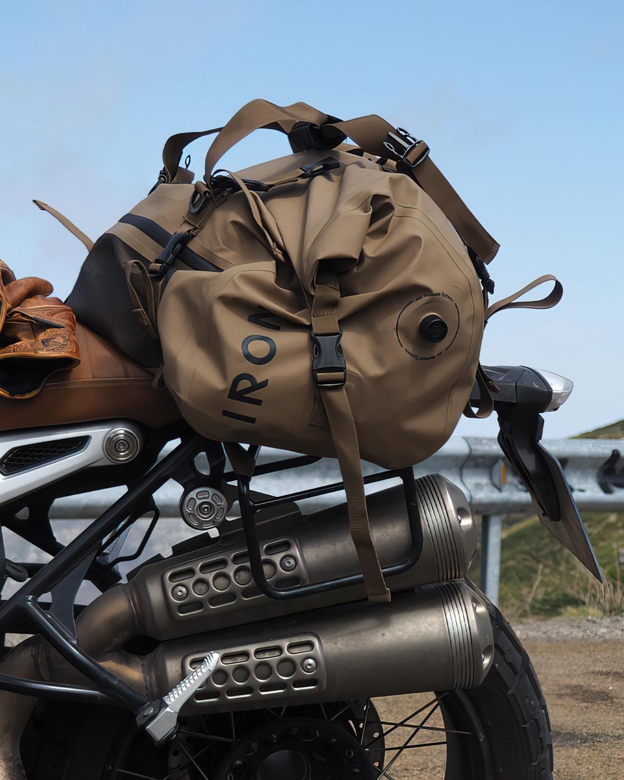 Waterproof Motorcycle Dry Bag - 30L Duffle Luggage with Roll Top & Straps7