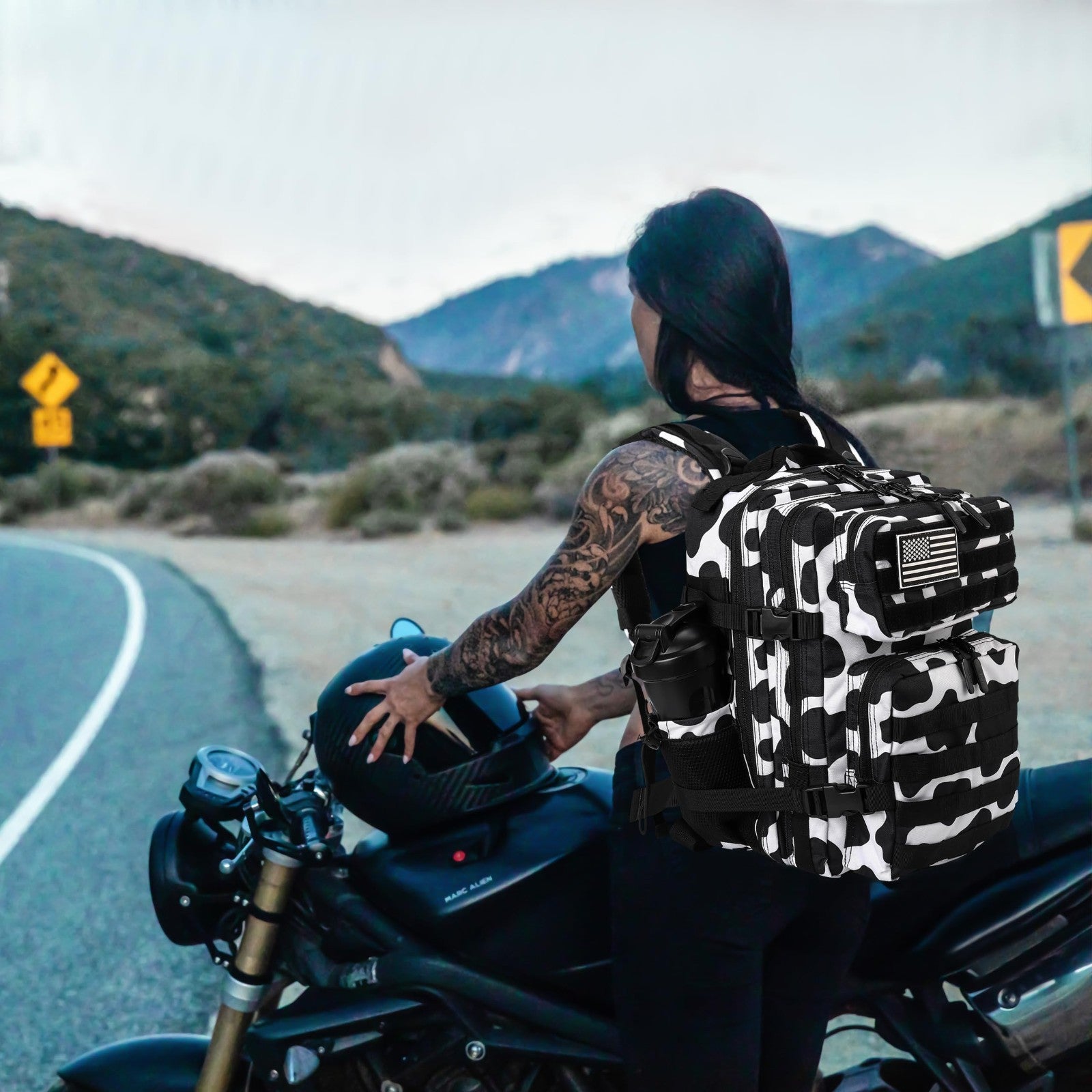 Tactical Military Backpack 25L/35L   Army Assault Rucksack with Bottle Holder, U6